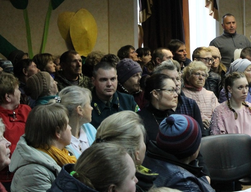 Нефтяники ЛУКОЙЛ-Коми провели встречу с жителями Усть-Усы и Новикбожа